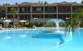 Hotel Centro Turistico Akiris  4*